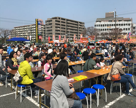 第一回 全国揚げ物選手権大会の会場風景