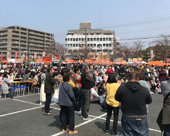 第一回 全国揚げ物選手権大会の会場風景